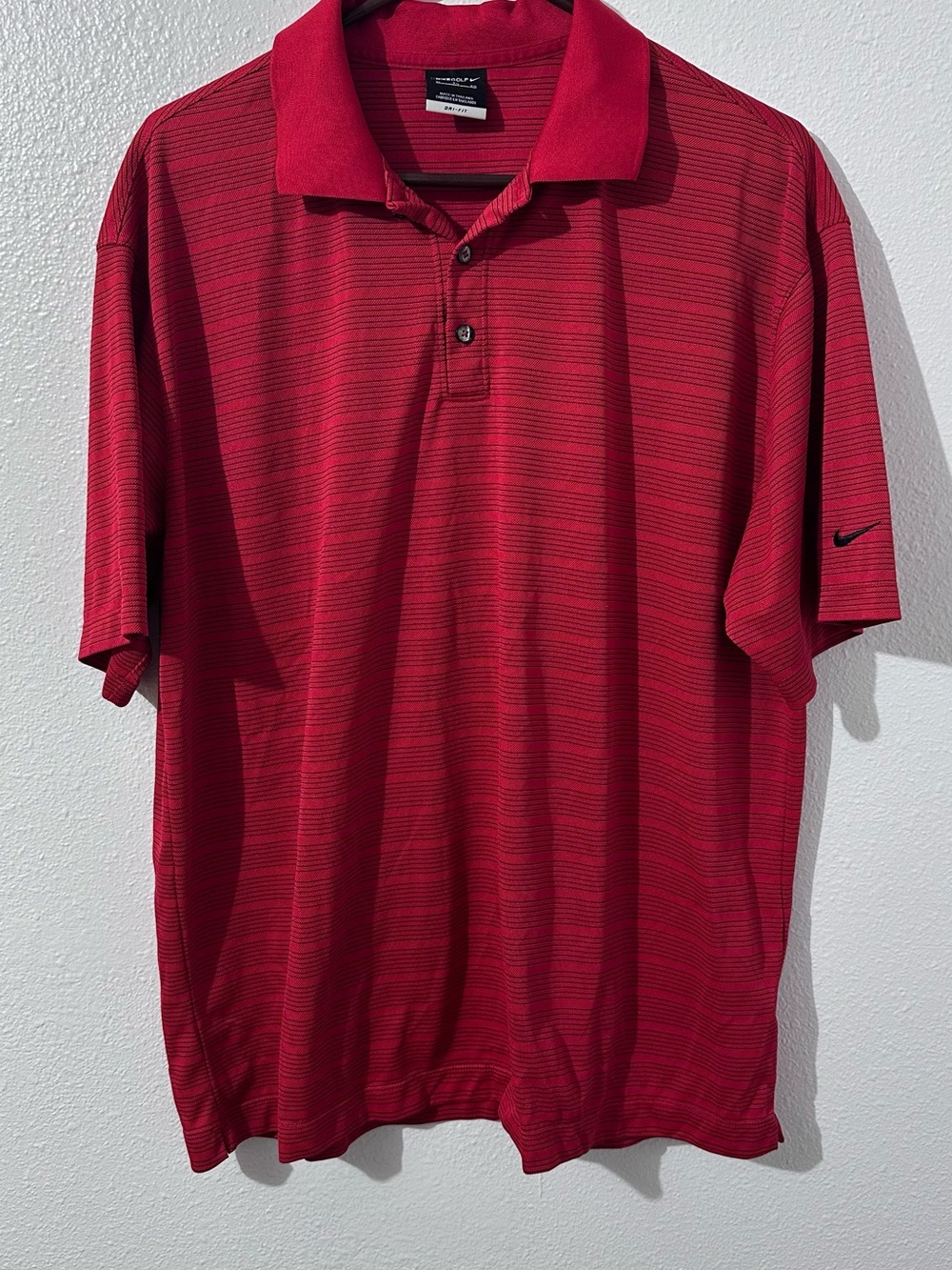 Nike Golf Dri-Fit Men’s XL Red Striped Polo Shirt Athletic Outdoors Rugby